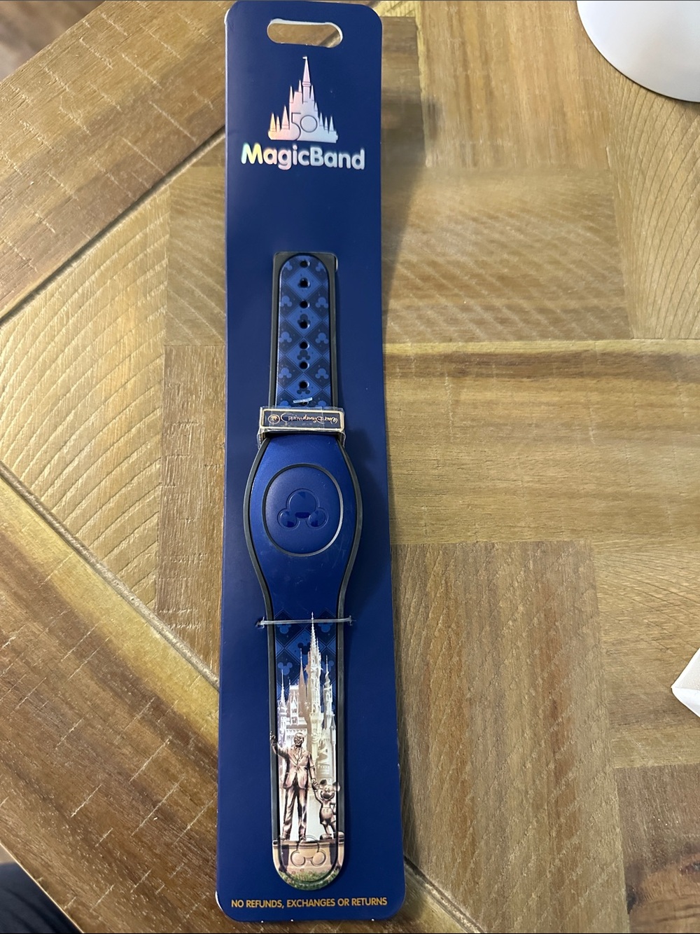 UNLINKED 50th anniversary RARE Disney Blue MagicBand with Castle and Characters